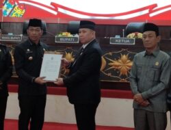 DPRD Mura Paripurnakan Raperda Pertanggung Jawaban Pelaksanaan APBD Tahun 2022