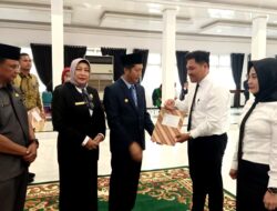 Pj Bupati Barut Serahkan 64 SK P3K Tenaga Teknis Tahap Optimalisasi