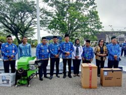 Disnakertranskop UKM Barut Serahkan Bansos untuk Para Peserta Ikuti Pelatihan di 4 Bidang