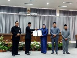 Pemkab Barut Sampaikan Jawaban Terhadap Pemandangan Umum Fraksi terhadap 2 Raperda