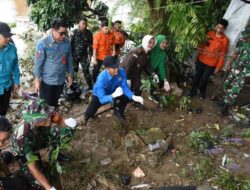 Pj Bupati Barut Beserta unsur FKPD Laksanakan Penanaman Pohon Penghijauan