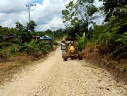 Dinas PUPR Barut Kembali Lakukan Penanganan Jalan di KM 52 Hingga KM 54