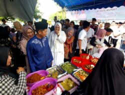 Pj Bupati Barut Buka Secara Resmi Pasar Ramadhan di Jalan Temenggung Surapati
