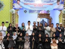 Pj Bupati Barut Serahkan Dana Bantuan Hibah Untuk Pembangunan Rumah Ibadah Kepada Camat Lahei Barat