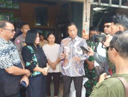 Pj Bupati Barut Lakukan peninjauan harga dan ketersediaan stok bahan Sembako Jelang Hari Raya Idul Fitri 1445 Hijriah di Sejumlah Pasar