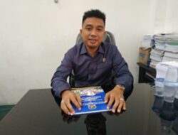 Dewan Ajak Masyarakat di Muara Teweh Buang Sampah Pada Tempatnya