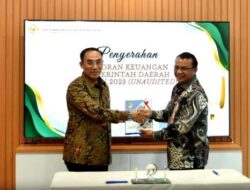 Pj Sekda Jufriansyah Serahkan LKPD 2023 Unaudited kepada BPK RI Kalteng