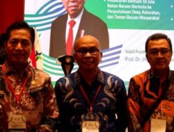 Wakil Presiden RI Menyerahkan Mobil Perpustakaan Kepada Pemkab Barito Utara