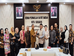 Dewan Kapuas Gali Reprensi Terkait Dua Raperda ke Surabaya