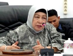 Hj. Mery Rukaini Minta Pemda Beri Perhatian Lebih Pada Kesejahteraan Guru