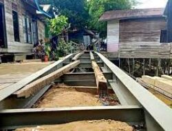 PUPR Lakukan Perbaikan Jembatan Penghubung yang Berada di RT 6 Jalan Keladan Kelurahan Lanjas