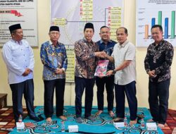 Pj Bupati Serahkan Kepengurusan LPTQ Kabupaten Barito Utara Ke H. Mochamad Ikhsan
