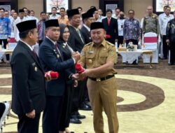 Gubernur Kalteng Sugianto Sabran Resmi Serahkan SK Perpanjang Jabatan Pj Bupati Mura