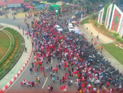 Ribuan Masyarakat Mura Ikuti Jalan Sehat Meriahkan Hari Jadi Kabupaten Murung Raya Berhadiah Mobil