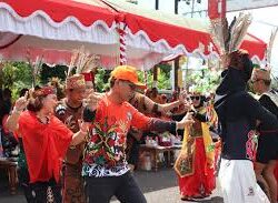 Hari Jadi ke 22 Kabupaten Murung Raya Disemarakan Kegiatan Pawai Karnaval Budaya