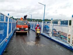 TRCPB BPBD Barut Tangani Jalan Licin Akibat Tumpahan Solar di Jembahan Penghulu Iban