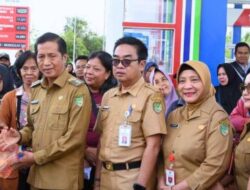 Pj Bupati Barut Tinjau Pasar Murah di Perusda Batara Membangun