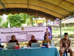 Disdukcapil Barut Lakukan Pelayanan di Desa Bukit Sawit