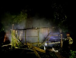 BPBD dan Disdamkarmat Barut Sigap Padamkan Kebakaran di Kelurahan Jambu