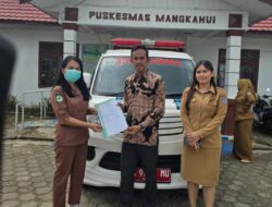 Reses, Dewan Mura Serahkan Bantuan Mobil ambulans ke Puskesmas Mangkahui