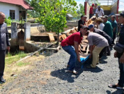 Pemkab Kapuas Salurkan Bantuan Perahu Lengkap untuk Tiga Kelompok Nelayan