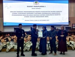 Pj Bupati Jawab Pandangan Fraksi DPRD Terkait Raperda Perubahan APBD 2025