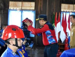 Pj Bupati Barut Tutup Pembekalan dan Latihan Dasar bagi Anggota CPNS dan PPPK Dinas Damkar TA 2024