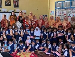 DWP Barito Utara Kunjungi TK, Beri Motivasi dan Bingkisan Untuk Anak-anak
