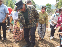 Bupati Ajak Warga Murung Raya Manfaatkan Lahan Tidur