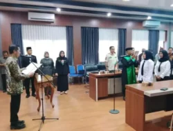 Sekda Drs. Muhlis Barito Utara Resmikan PAW BPD dan Pjs Damang Kepala Adat Kecamatan Lahei