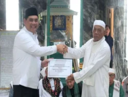 Bupati Laksanakan Safari Ramadan di Desa Benangin, Serahkan Hibah Rp1 Miliar untuk Masjid Ulul Albab