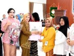 Semangat Kartini Tetap Menyala, Perempuan Barito Utara Pamerkan Kreativitas di Aula DLH