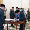 Bupati Shalahuddin Lantik Direksi Baru Perusda Batara Membangun, Targetkan PAD Naik Dua Kali Lipat