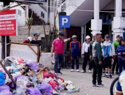 Sempatkan Tinjau Pasar Barito Permai, Bupati Ingatkan Pentingnya Kedisiplinan Jaga Kebersihan