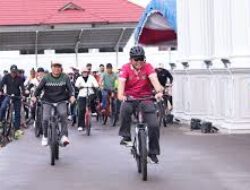 Semangat Sehat dan Silaturahmi, Bupati Barito Utara Pimpin Gowes Keliling Kota Muara Teweh