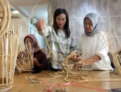 Ilmu Bukan untuk Disimpan, Tapi Dijadikan Usaha! Peserta Pelatihan Rotan-Kulit Diminta Langsung Praktek